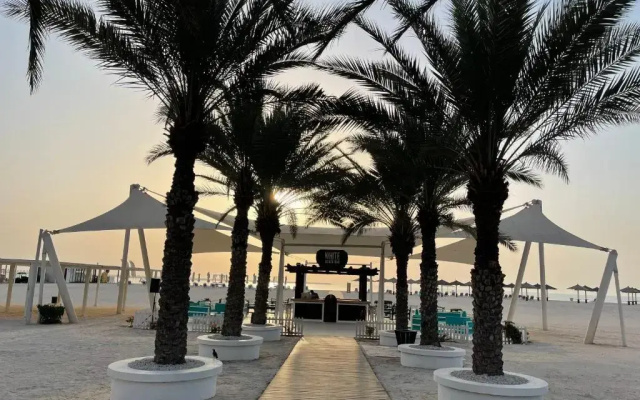 Апарт-отель Al Hamra Palace At Golf&Sea