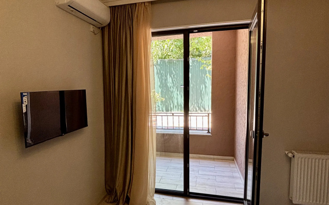 Guest rooms · Tbilisi — photo 34