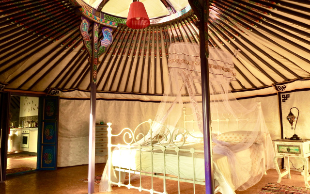 Глэмпинг Nirvana Yurts