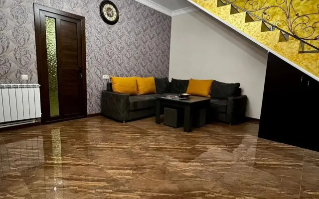 Частный Дом New 3 bedroom house each room rentable separately