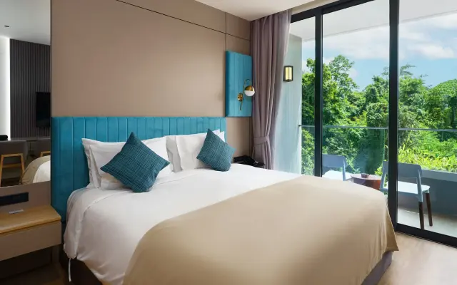 Апартаменты Amazing La Green 10 min walk to Layan Beach