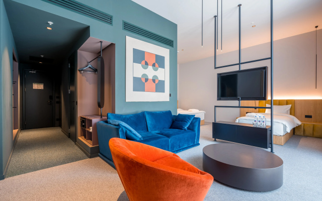 Spinner Triple room · Episode Tbilisi Hotel — photo 4