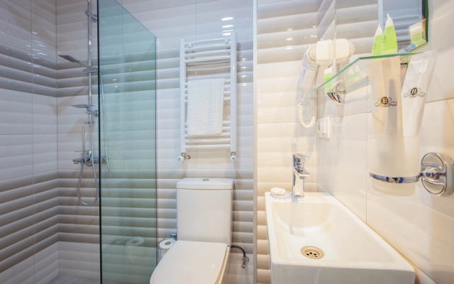 Bathroom · Tbilisi — photo 23