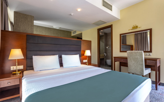 Guest rooms · Tbilisi — photo 15