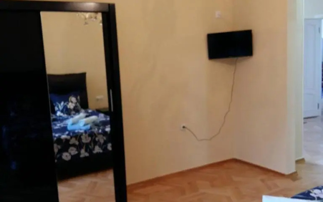 Guest rooms · Tbilisi — photo 13