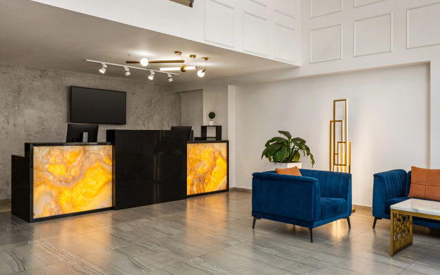 Отель Ramada By Wyndham Tbilisi Old City
