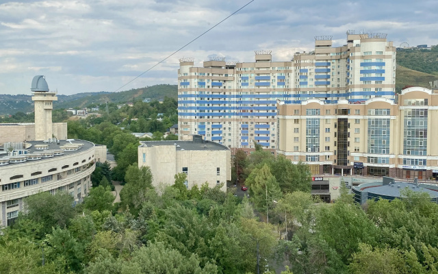 Квартира 3-комнатная Самал-1