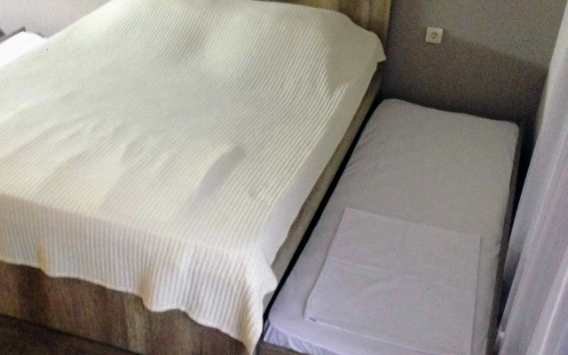 Guest rooms · Batumi — photo 28