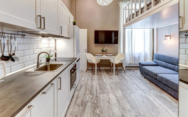 Апартаменты SweetHome на Мойке 40