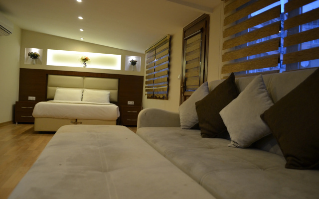 Seven Days Hotel