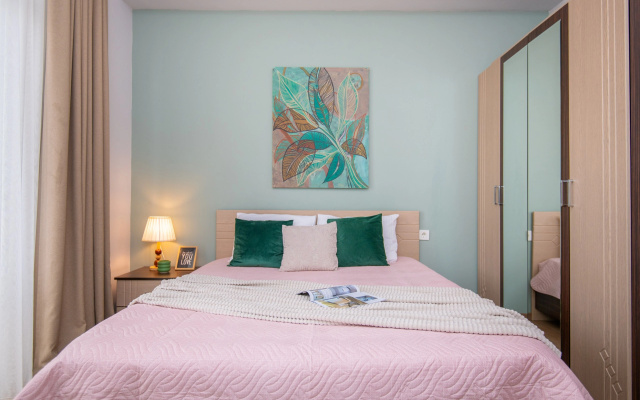 Apartments with a Stunning View of the City and the Park