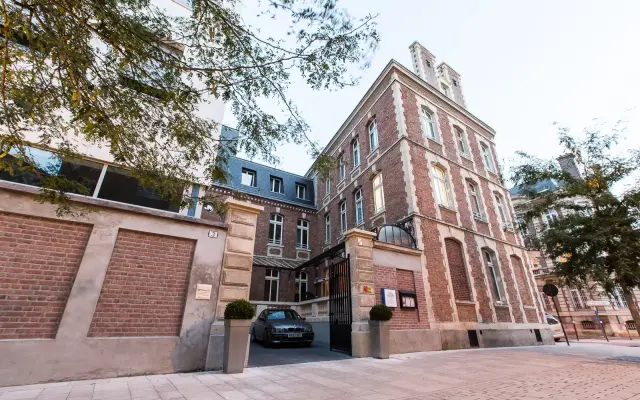 Отель Hôtel Spa Marotte