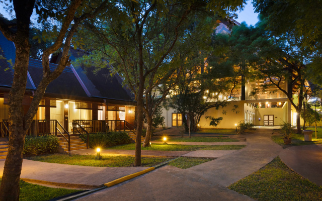 Отель Occidental Paradise Dambulla