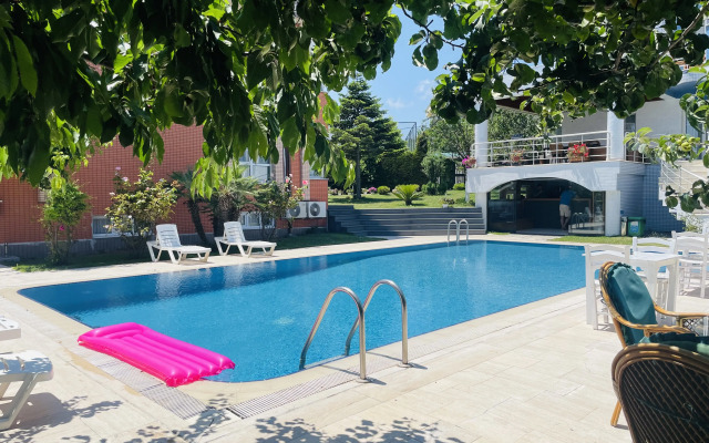 Treekos Suite Hotel