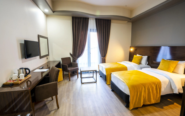 Mugwort Hotel & Spa