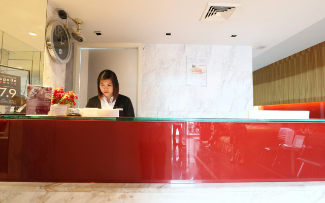 Отель Citrus 13 Bangkok by Compass Hospitality
