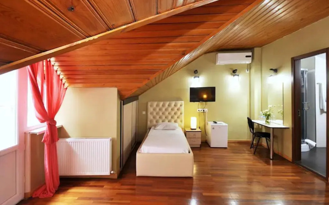Family Attic room · Frida Tbilisi Hotel — photo 3