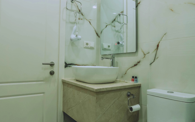Family Suite with sea view · Royal Medis Hotel — photo 11