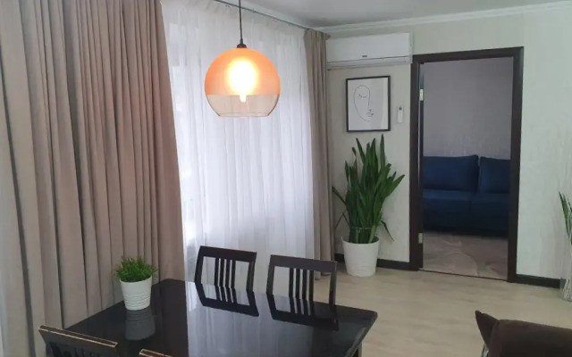 Квартира Виталий HouseRent Двухкомнатная по улицы Мусы Джалиля, 21