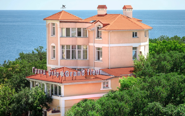 Отель Гранд Флёр