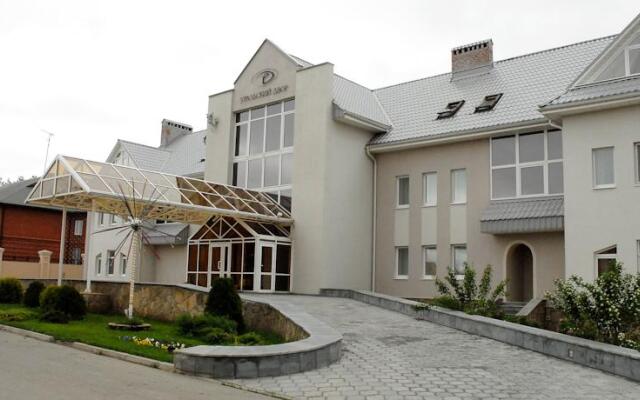 Гостиница Уральский Двор в Екатеринбурге отзывы, цены и фото номеров - забронировать гостиницу Уральский Двор онлайн Екатеринбург вид на фасад