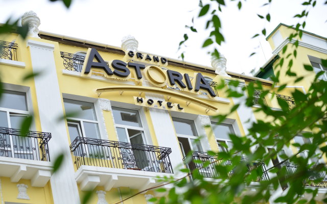 Grand Astoria в Феодосии - забронировать гостиницу Grand Astoria, цены и фото номеров Феодосия вид на фасад