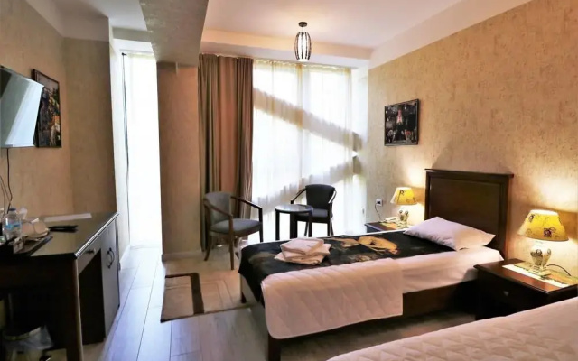 Guest rooms · Tbilisi — photo 21