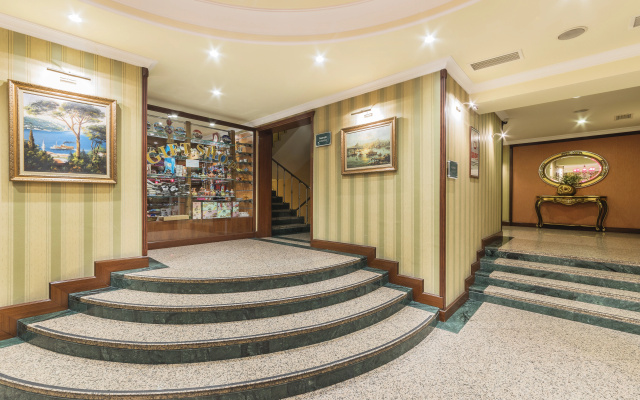 Grand Yavuz Hotel 