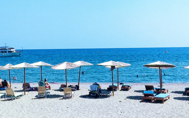 Апартаменты Saint Konstantin Stegna Beach