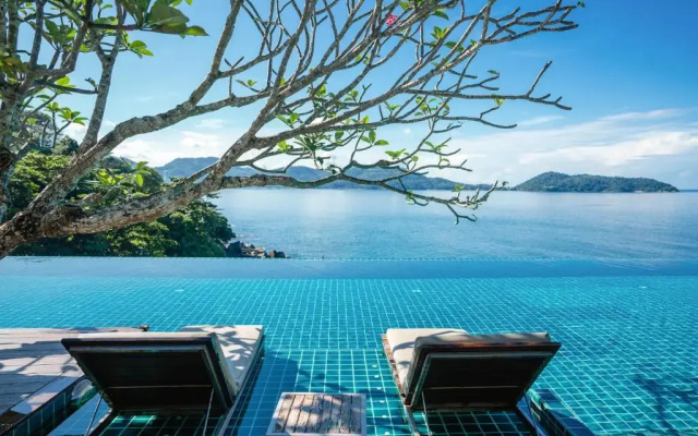 Отель Zenmaya Oceanfront Phuket, Trademark Collection by Wyndham