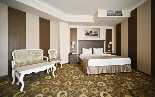 Imperial Palace Hotel