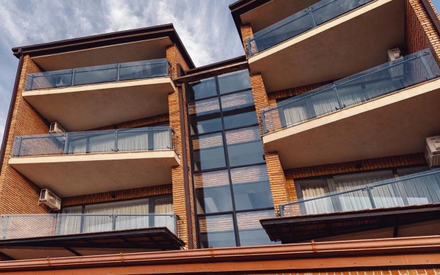 Hotel exterior · Tbilisi — photo 1