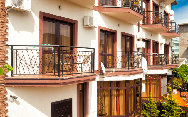 Меблированные комнаты Villa Village (Вилла в деревне Кабардинка)