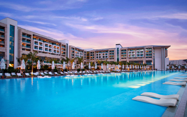 Отель Regnum Carya Golf & Spa Resort бассейн
