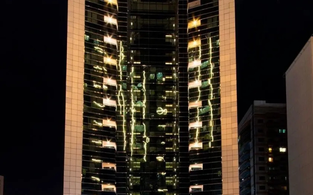 Отель Golden Tulip Media