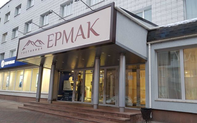 Ермак в Красноярске 3 отзыва об отеле, цены и фото номеров - забронировать гостиницу Ермак онлайн Красноярск вид на фасад