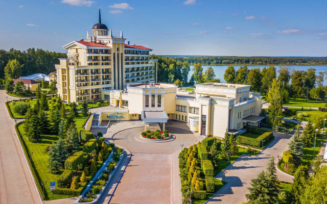 Отель M’Istra’L Hotel & SPA