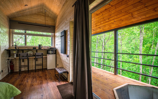 Частный дом для двоих с видом на лес и озеро