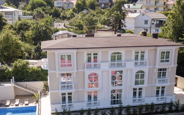 Гостевой дом The White Residence