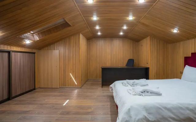 Апартаменты Red Apartments Арт Лайт Сити Апартамент Дорнан