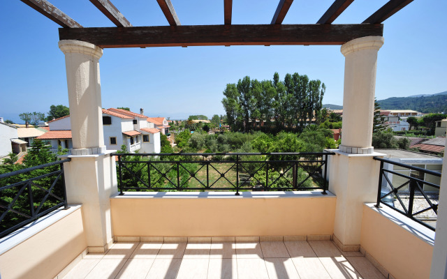 Апарт-отель Thinalos Apartments, Corfu