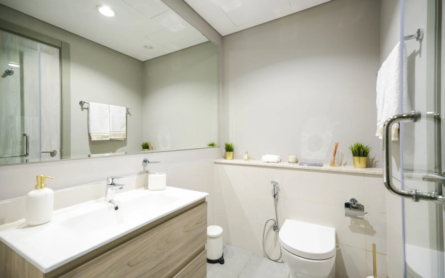 Апартаменты Keyrock Living Lakeview Luxury in Zada Tower