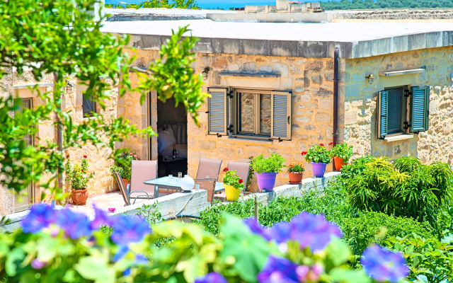 Вилла Cretan Breeze Heated Pool