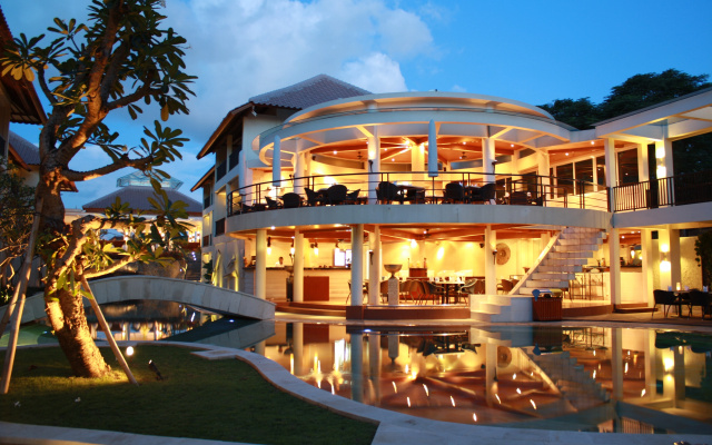 Отель The Camakila Legian