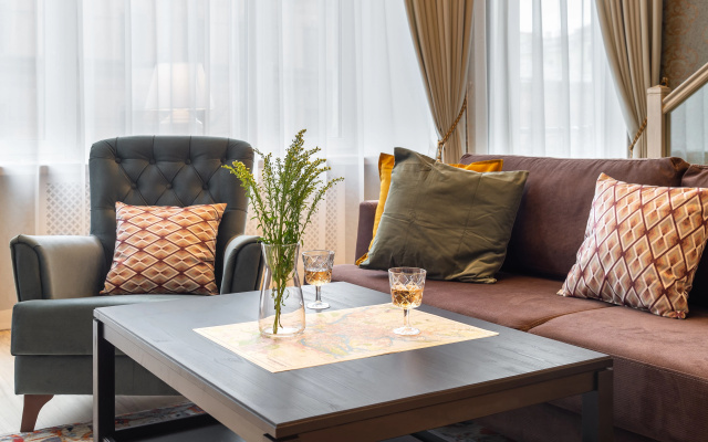 Апартаменты D apartments 2 спальни Гигантские окна потолки 4,2 м