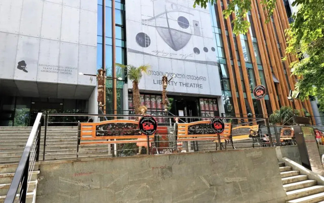 Hotel exterior · Tbilisi — photo 1