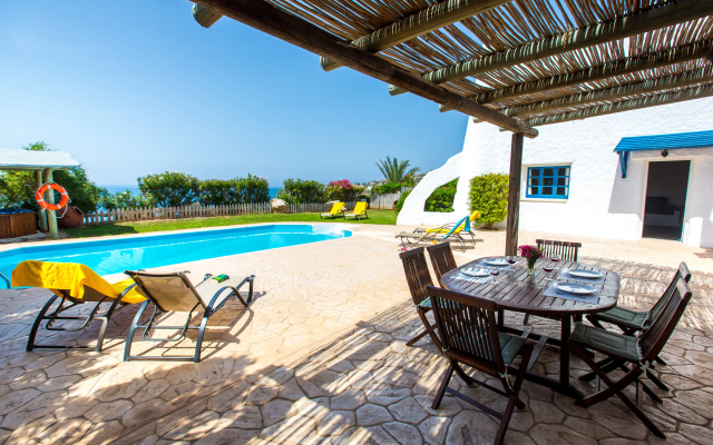 Villa Clarissa & Carmel’s View