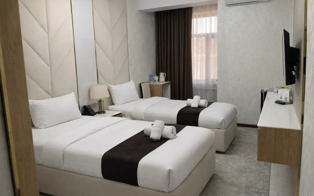 Отель Aram Baland Hotel 13th floor