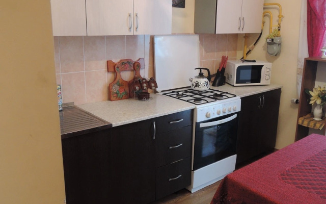 Karibskogo 14 Apartments