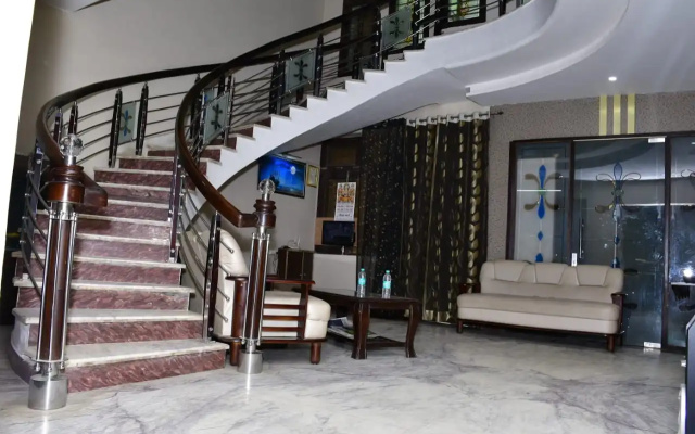 Отель Queen Home Stay